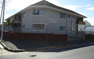 2 Bedroom Apartment in Wynberg