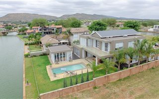 5 Bedroom House in The Islands Estate