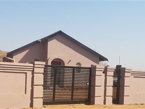 3 Bed House in Spruit View