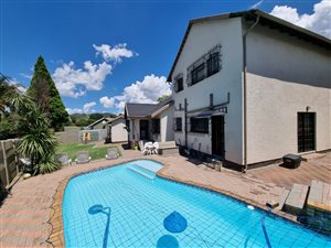 6 Bed House in Alan Manor