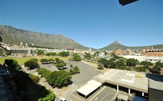 1 Bedroom Apartment in Zonnebloem