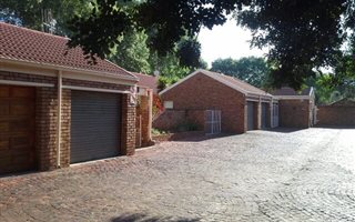 2 Bedroom Townhouse in Vanderbijlpark CE