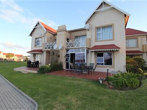 2 Bed Apartment in Marina Martinique
