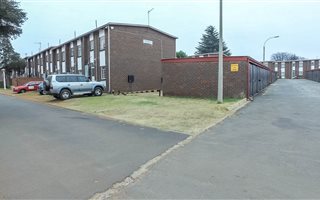 2 Bedroom Flat in Grobler Park