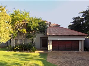 4 Bed House in Highveld