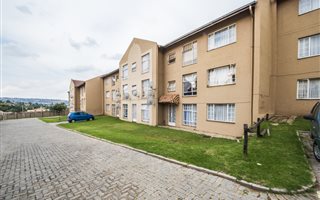 2 Bedroom Apartment in Alan Manor