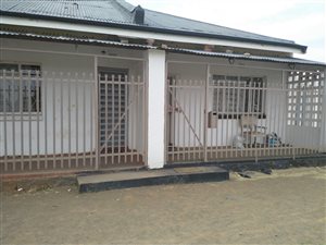 4 Bedroom House in De Beers
