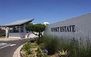 3 Bedroom House in Sunset Estate