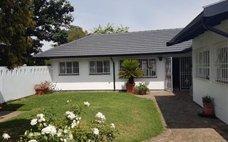 3 Bedroom House in Lombardy East