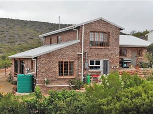 17 ha Farm in Oudtshoorn