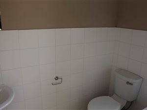 2 Bed Townhouse in Rhodesfield
