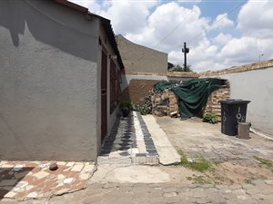 2 Bed House in Zola