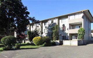 2 Bedroom Apartment in Manors