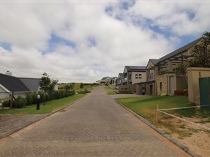 3 Bed House in Kingswood Golf Estate