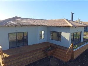 3 Bed House in Langebaan Country Estate