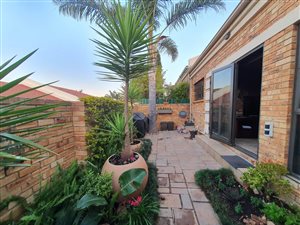 3 Bed Apartment in Rangeview