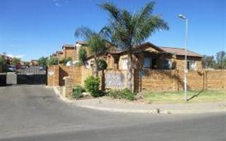 2 Bedroom Flat in Honeydew