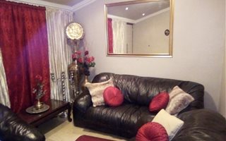 2 Bedroom House in Bonteheuwel