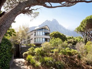2 Bed Apartment in Camps Bay