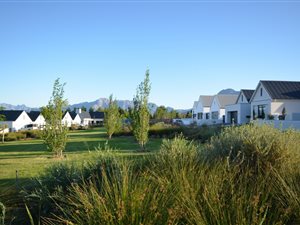 734 m² Land available in Paarl