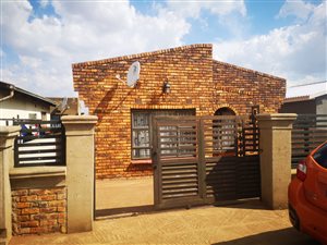 2 Bed House in Katlehong