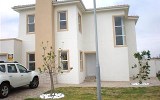 4 Bedroom House in Parklands North