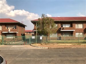 2 Bed Apartment in Driehoek