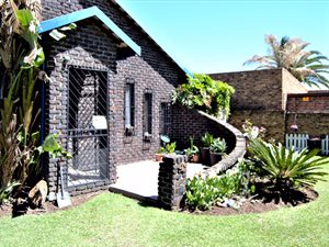 4 Bed House in Minnebron