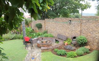 4 Bedroom House in Val de Grace