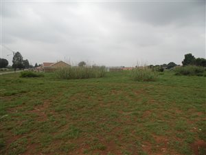 3812 m² Land available in Kookrus