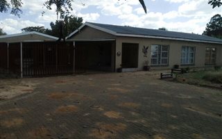 2.6 ha Farm with House in Northdene