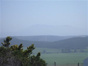 1101 m² Land available in Fraaiuitsig