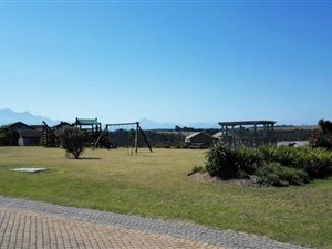 826 m² Land available in Oubaai and surrounds