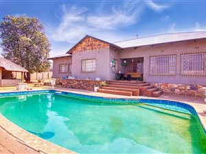 4 Bed House in Whiteridge