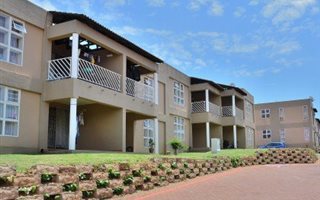 2 Bedroom Townhouse in Mondeor