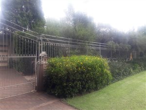4 Bed House in Lambton Gardens