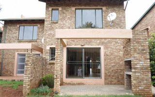 3 Bedroom Duet in Hennopspark