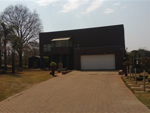 2.4 ha Smallholding in Raslouw AH