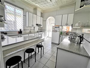 4 Bed House in Mayfair West