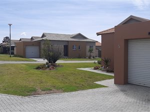 3 Bed House in Hansmoeskraal