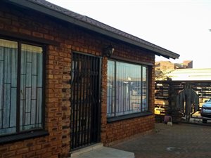 3 Bed House in Vosloorus