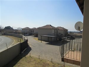 2 Bed Apartment in Vaalpark