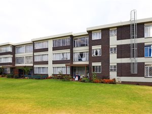 2 Bed Apartment in Johannesburg Central and CBD
