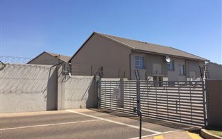 3 Bedroom Duplex in Die Heuwel
