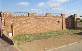 2 Bedroom House in Saulsville