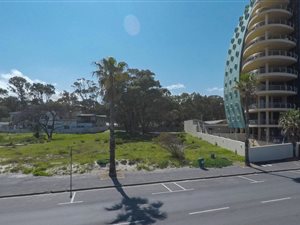 2181 m² Land available in Strand South