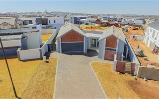 3 Bedroom House in Midstream Meadows