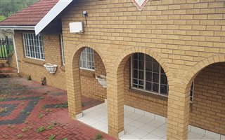 3 Bedroom House in Bombay Heights