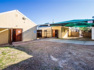 4 Bed House in Oudtshoorn Central