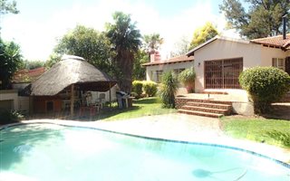 4 Bedroom House in Weltevreden Park